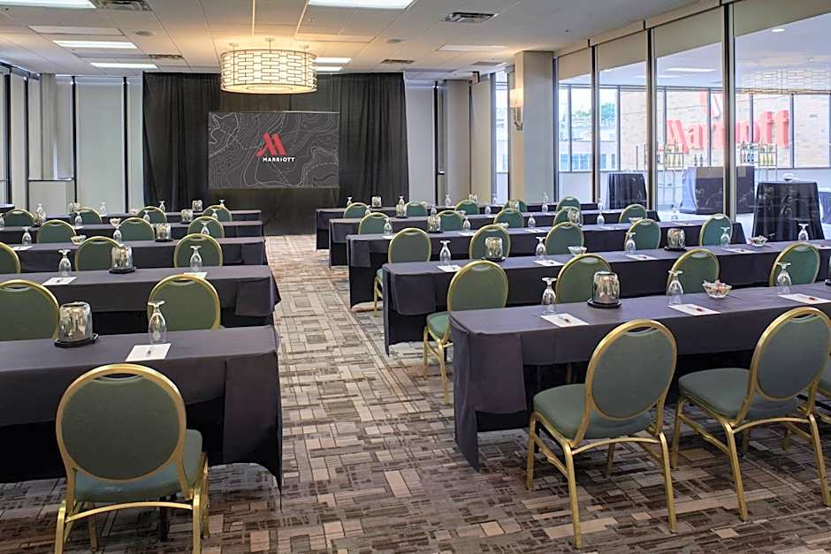 Marriott East Lansing at University Place