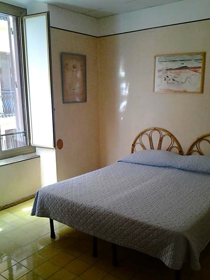 Photo 1 of 16 of 1 Double Bed or 2 Beds