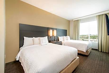 1 Bedroom Suite, 2 Queen, Sofa bed, City view