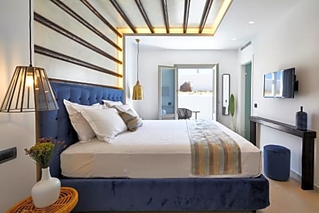 Villa with Infinity Heated Private Pool