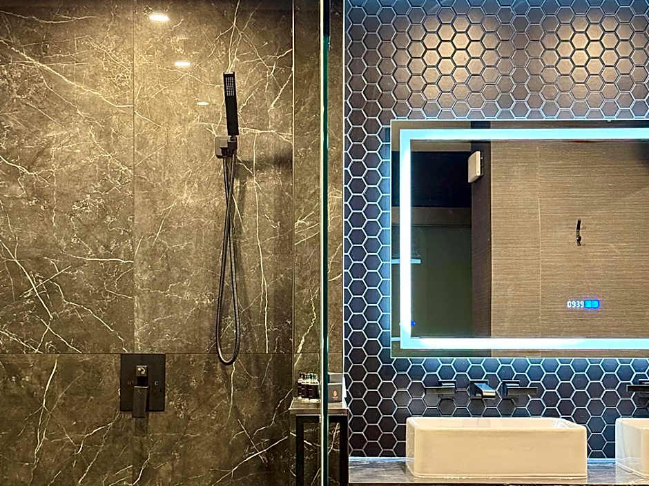 Carriage House Hotel & Conference Centre