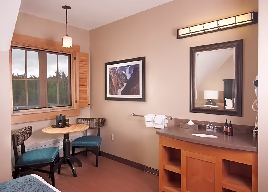 Canyon Lodge & Cabins