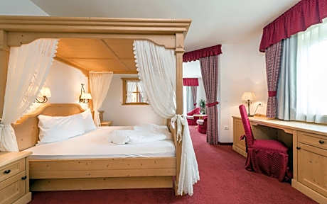 Junior Suite with Balcony