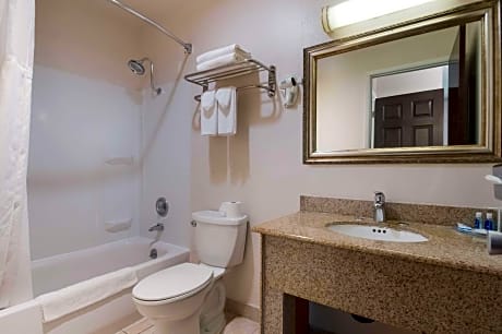 Rodeway Inn & Suites Hwy 217 & 26 W