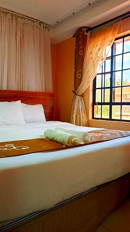 Savannah Paradise Hotel