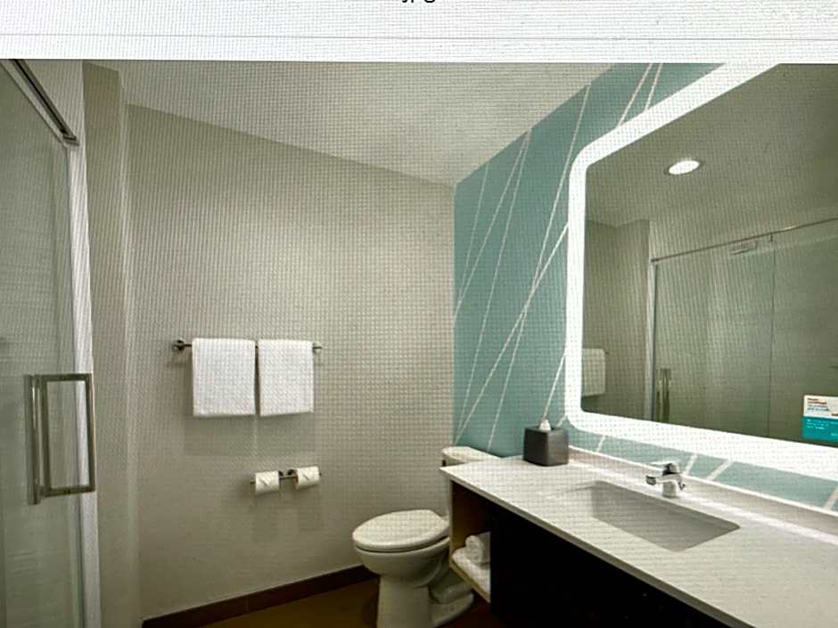 avid hotels - Detroit - Warren By IHG