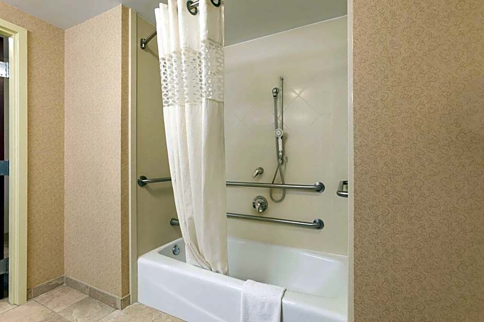Hampton Inn By Hilton & Suites Greenfield