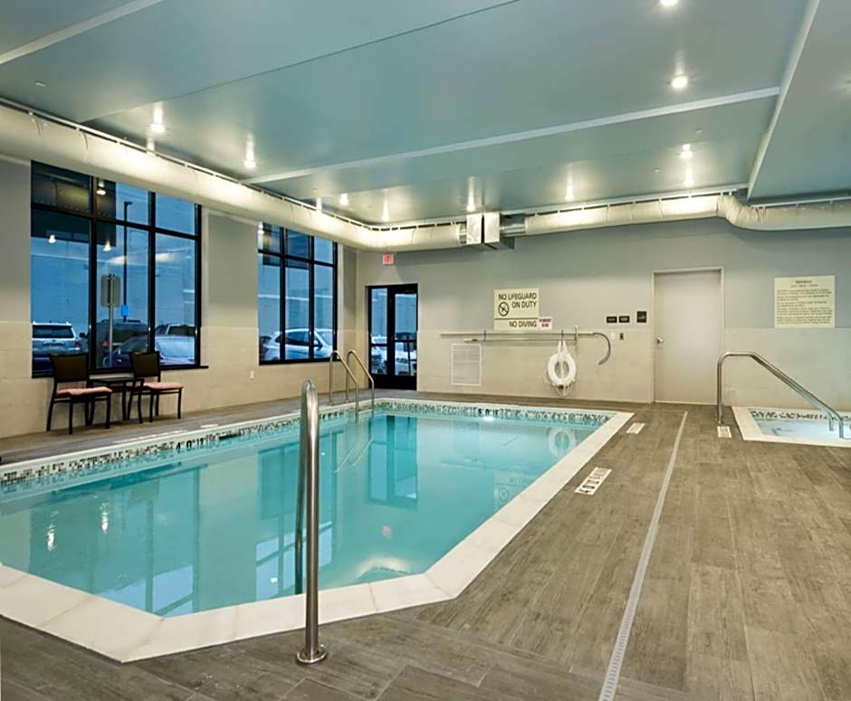 Hampton Inn By Hilton and Suites Minneapolis University Area, MN