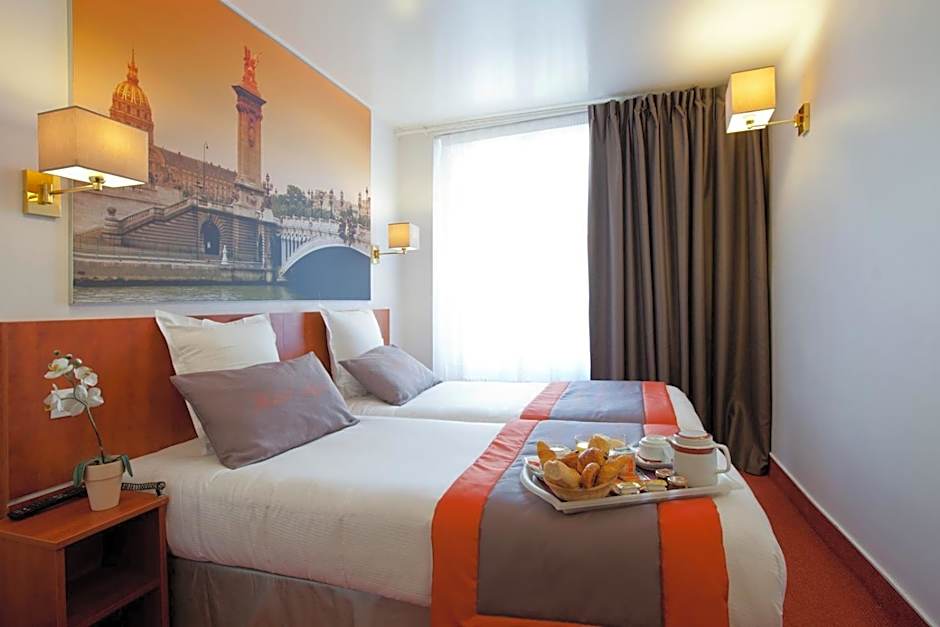 Alyss Saphir Cambronne Eiffel