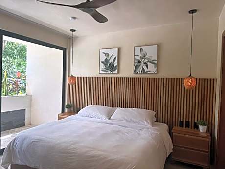 Two-Bedroom Deluxe Apartment with Balcony