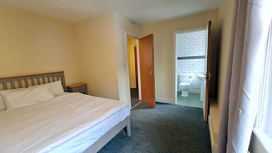 Grace Apartments - Living Rock