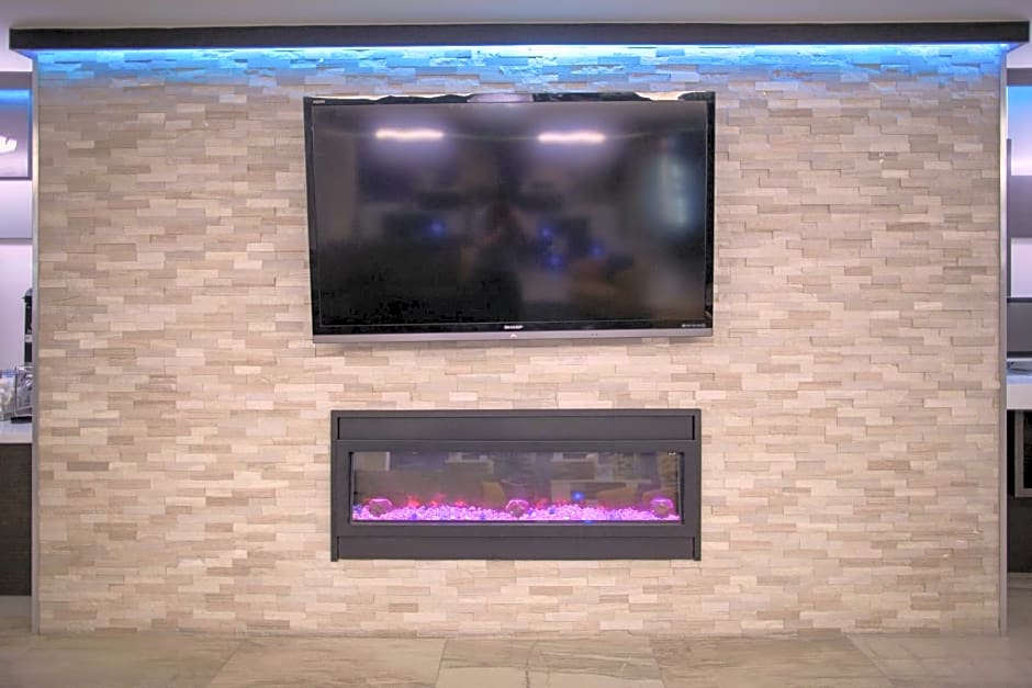 La Quinta Inn & Suites by Wyndham Houston - Normandy