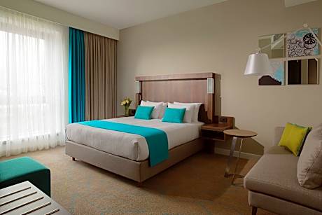 Suite, 1 Bedroom Suite, 1 King, City view