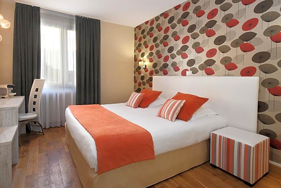 Logis Hôtel du Centre - Halte idéale en cyclotourisme avec garage à vélos clos