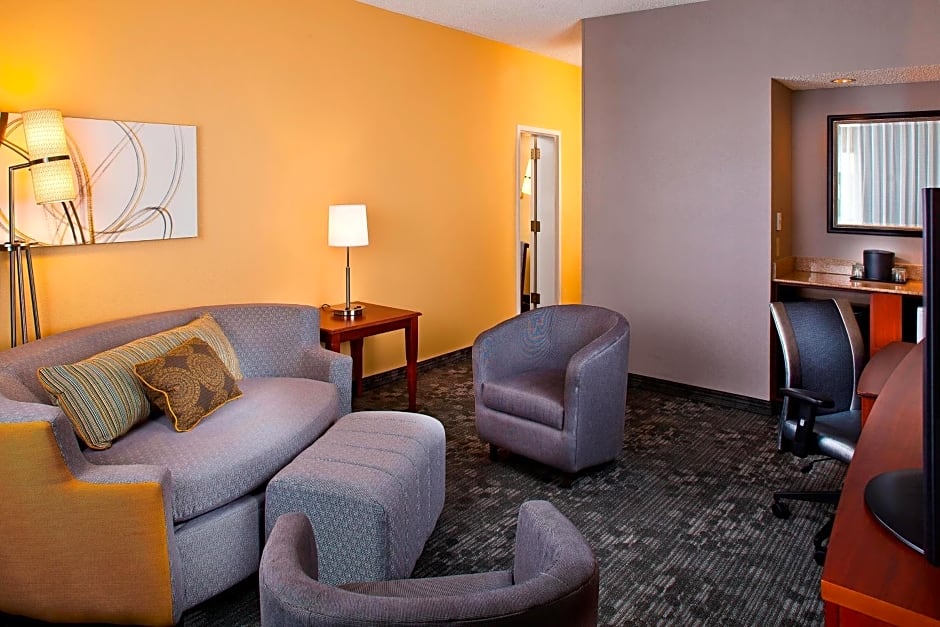 Courtyard by Marriott Huntsville University Drive