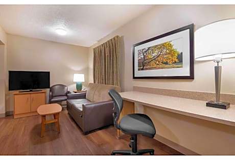 2 Queen Beds | Non-Smoking, Kitchen