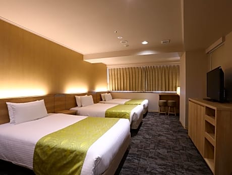 Triple Room for 5 People - Non-Smoking