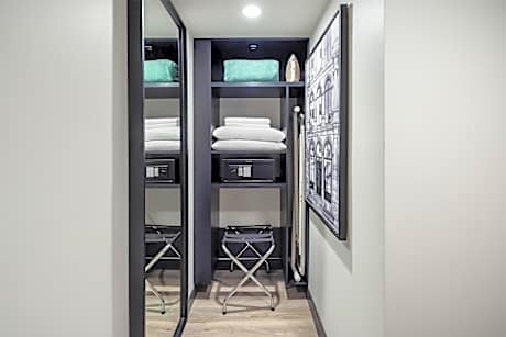 Two-Room Suite with Two Double Beds - Mobility Access