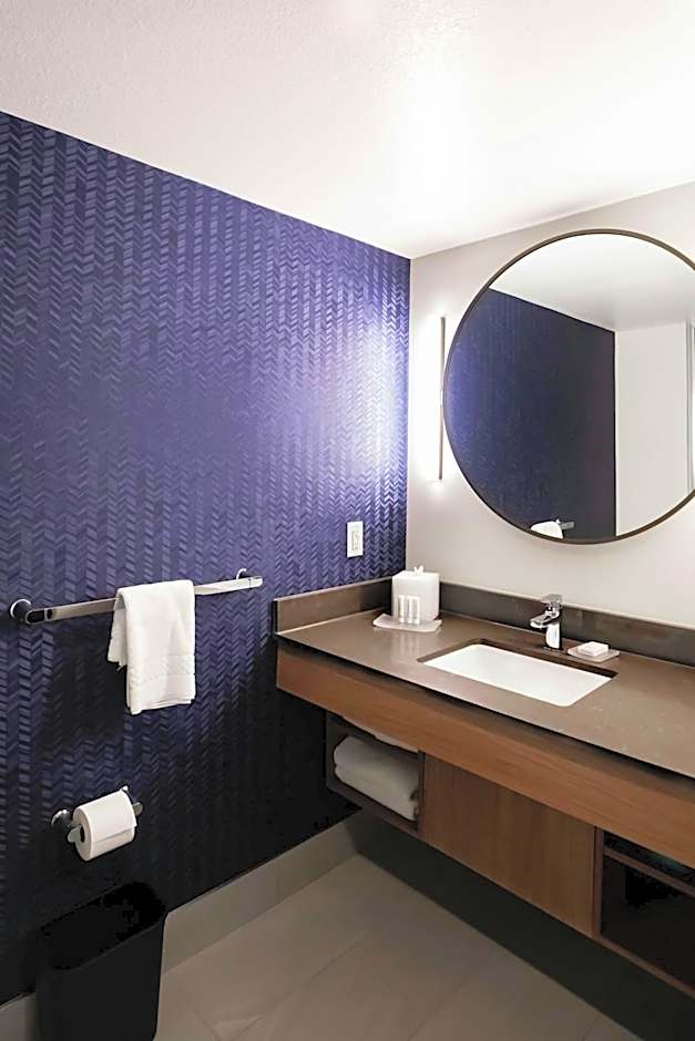Fairfield by Marriott Inn & Suites Louisville Airport