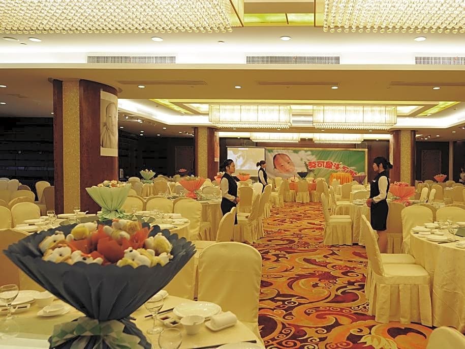 Golden Port Hotel