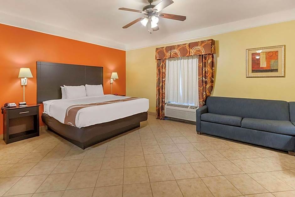 Quality Inn & Suites at The Outlets Mercedes/Weslaco