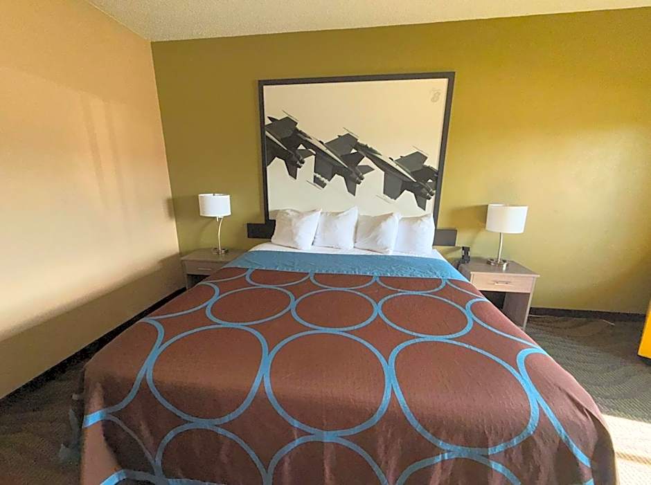 Super 8 by Wyndham Kokomo