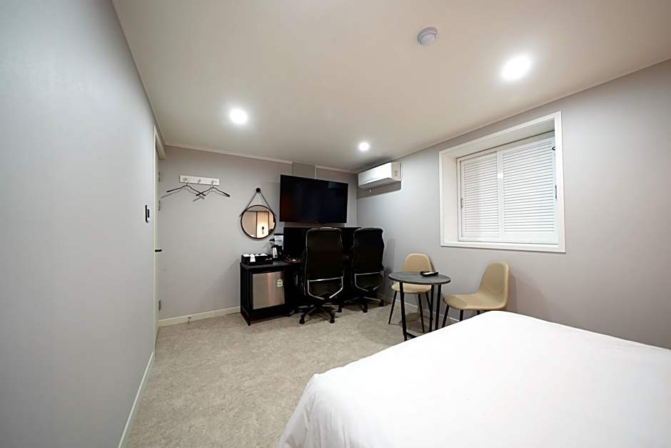 NINE HOTEL