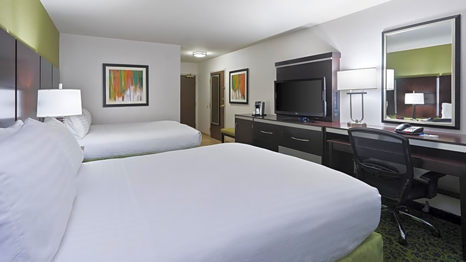 Holiday Inn Express and Suites - Stroudsburg