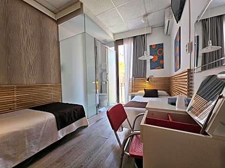 Twin Room with Private Bathroom