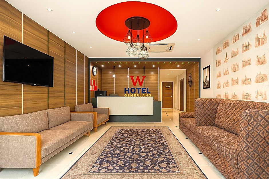 W Hotel Cemerlang