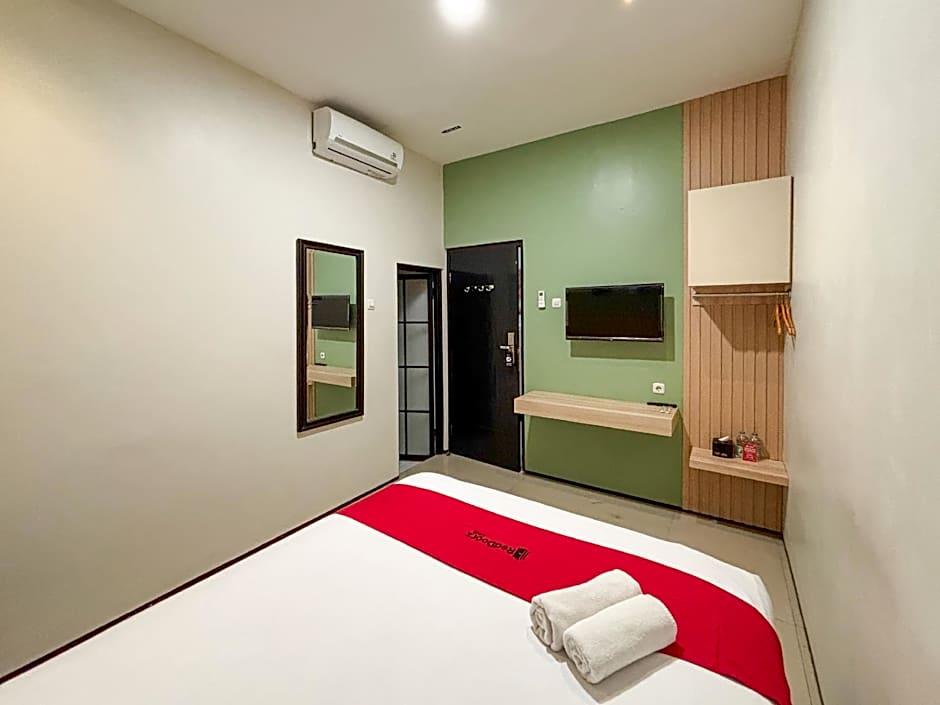 RedDoorz near Taman Krida Budaya Malang