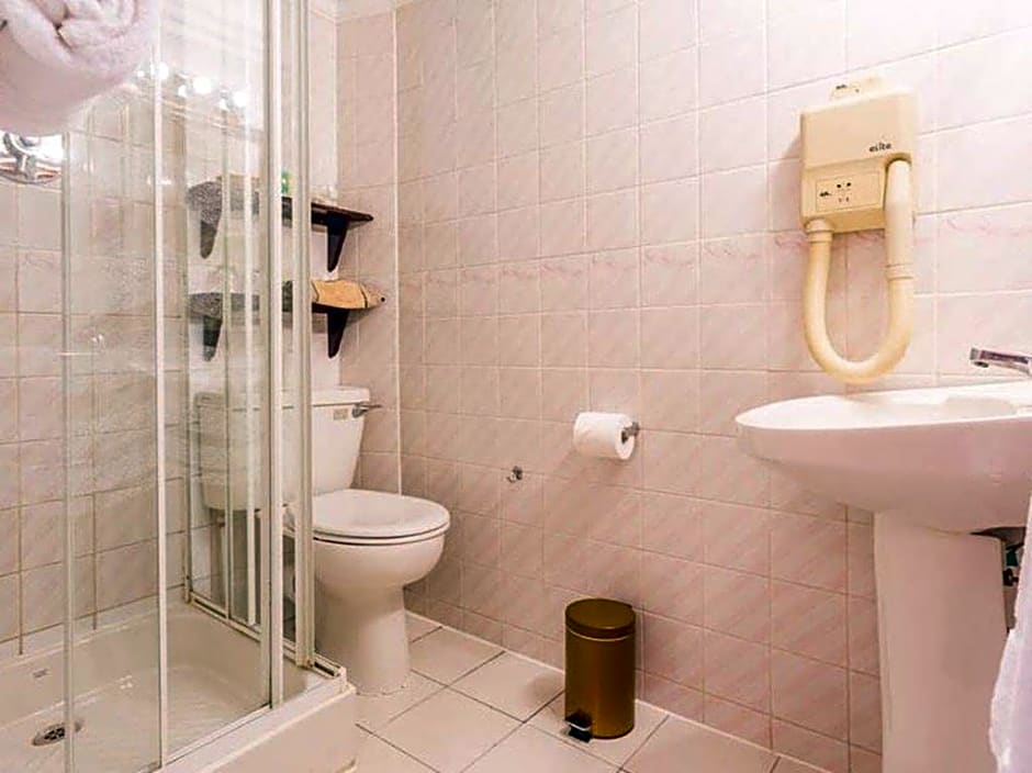 London Elizabeth Hotel