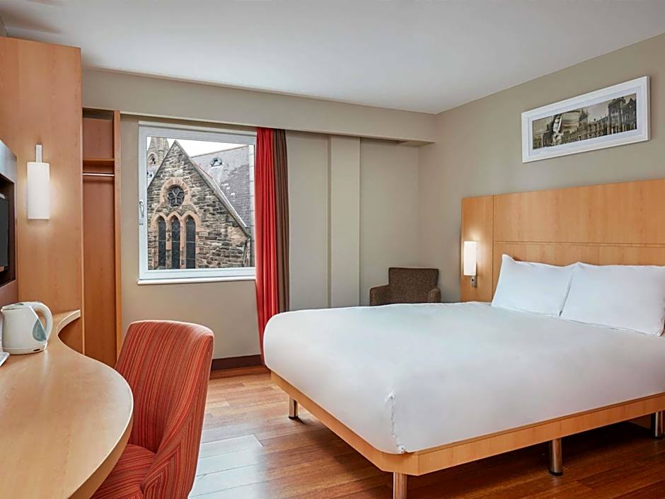 ibis Belfast Queens Quarter