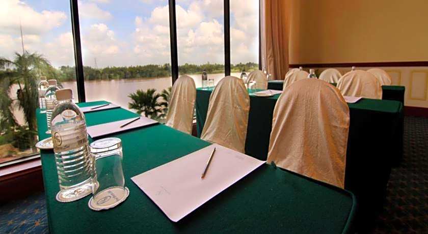 Grand Riverview Hotel