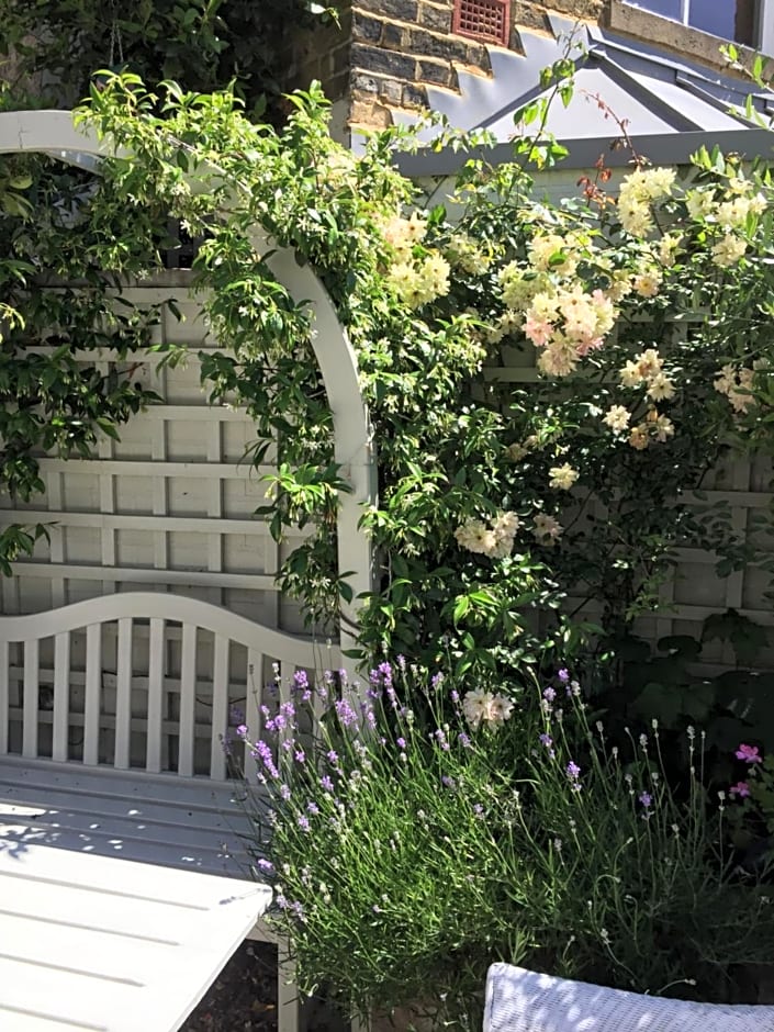 Fulham B&B – London