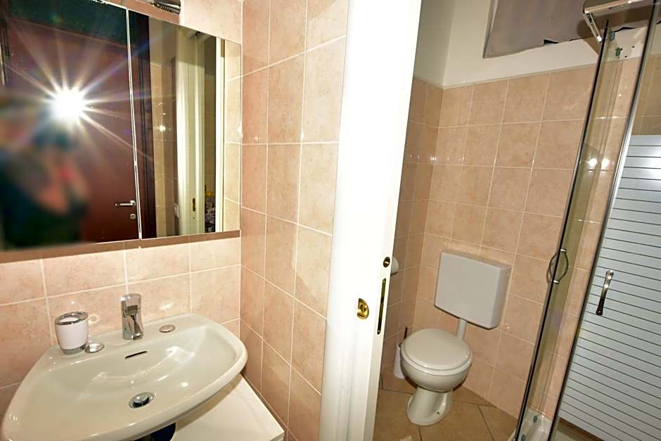 Hotel Diffuso Il Portichetto sulla collina a Vezio Perledo