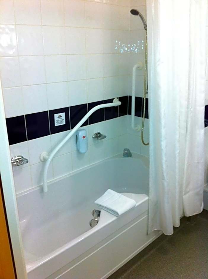 Days Inn by Wyndham Leicester Forest East M1