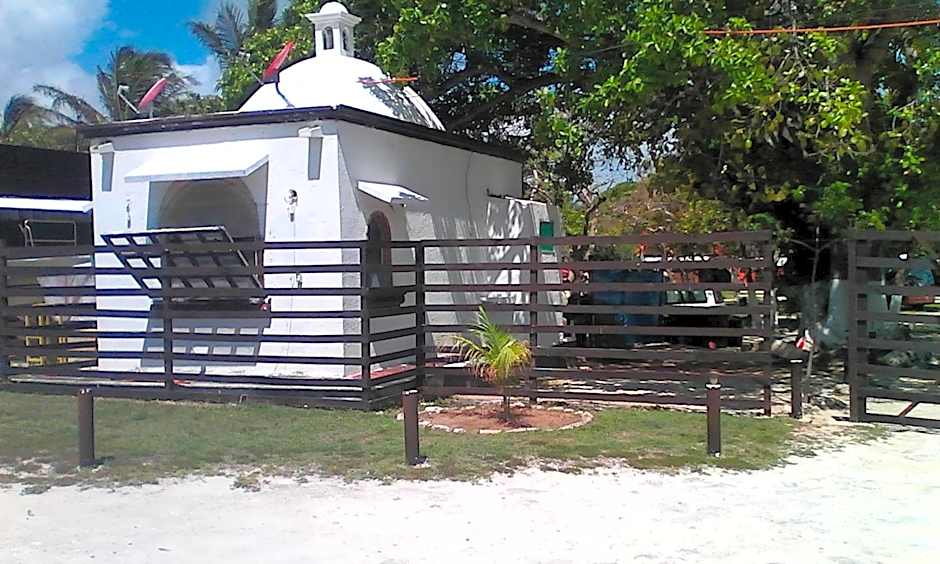 Trailerpark & Cabañas Mecoloco Inn Caravan Park – Cancun, TX
