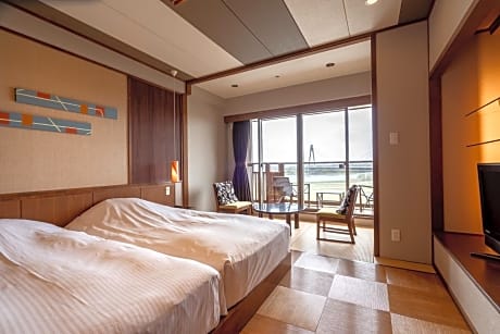 Twin Room with River View - Non Smoking 