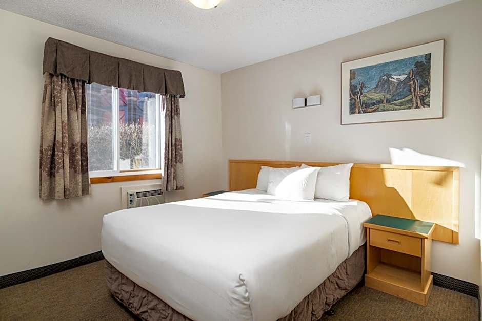 Rocky Mountain Ski Lodge