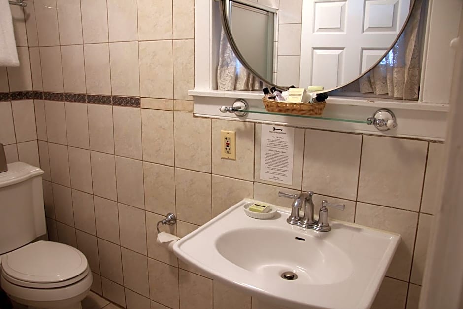 Morris House Hotel - Bed And Breakfast