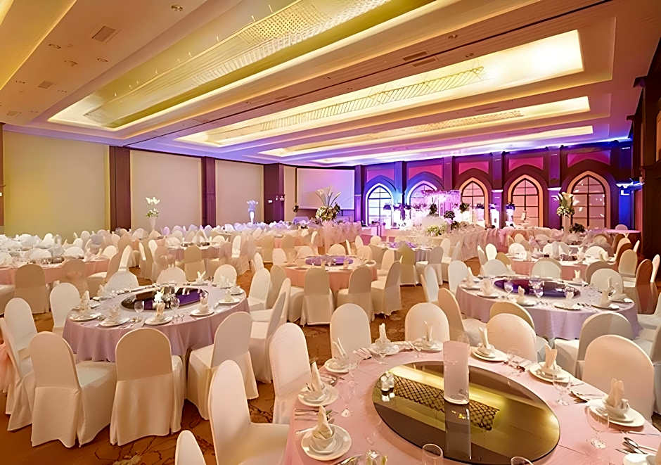 Metrocentre Hotel & Convention Center