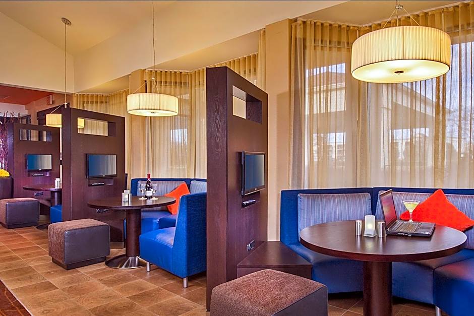 Courtyard by Marriott Hampton Coliseum Central