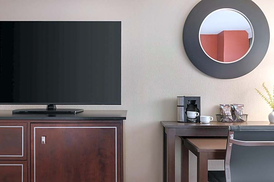 DoubleTree by Hilton New York LaGuardia Airport