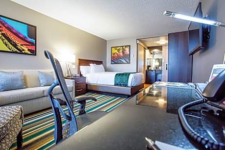 Signature Queen Room with Sofa