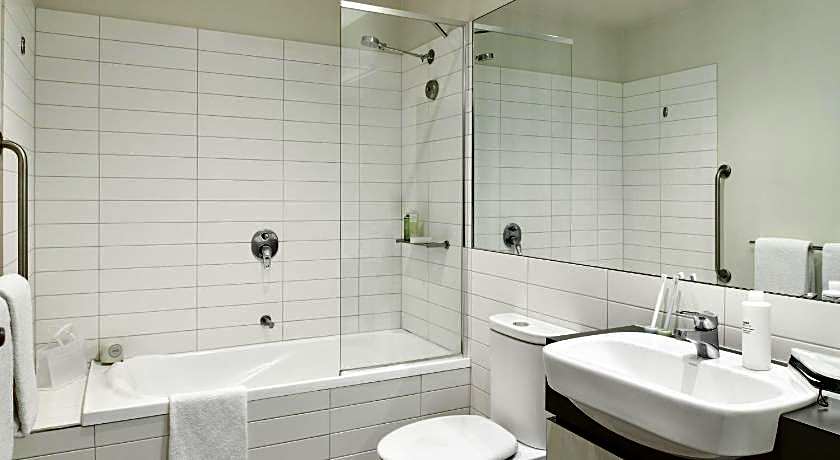 Punthill Essendon Grand Hotel