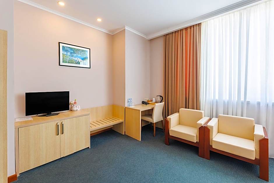 Cruise Hotel