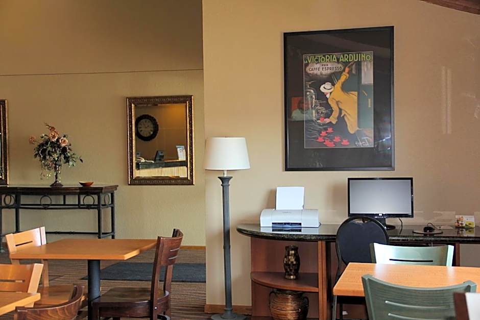 AmericInn by Wyndham West Bend