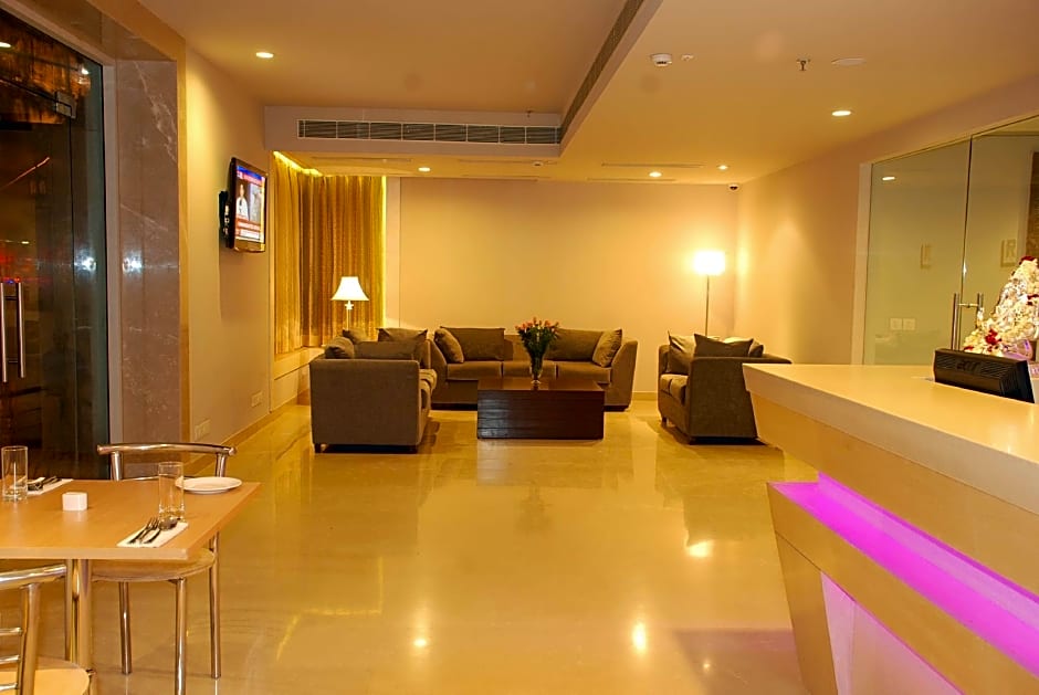 Sarovar Portico Naraina Hotel