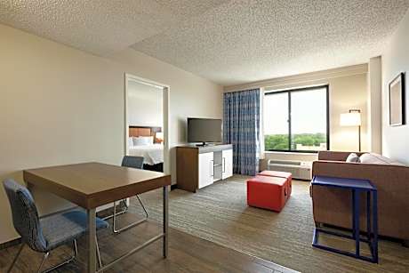 One-Bedroom King Suite - Non-Smoking